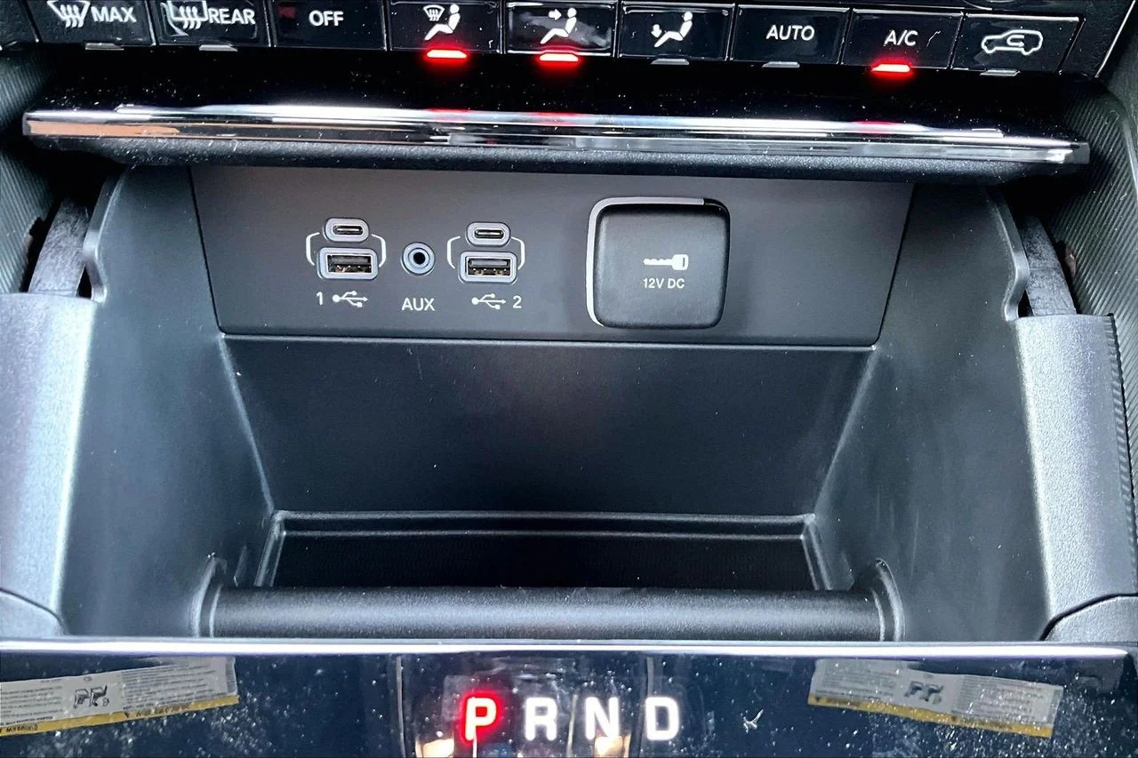 New 2026 Silver Zynith Jeep Laredo image 15