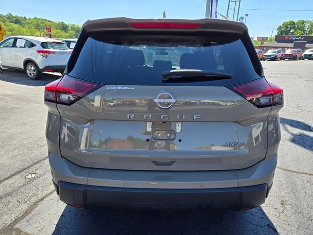 Used 2025 Beige/tan Nissan SV image 7