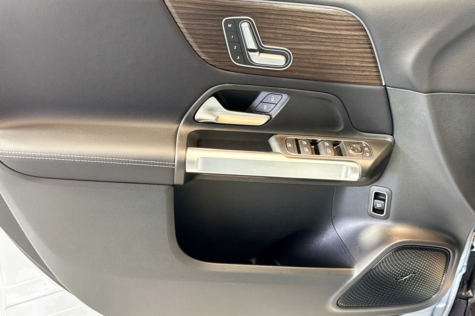 New 2026 Cirrus Silver Metallic Mercedes-Benz GLB 250 image 16