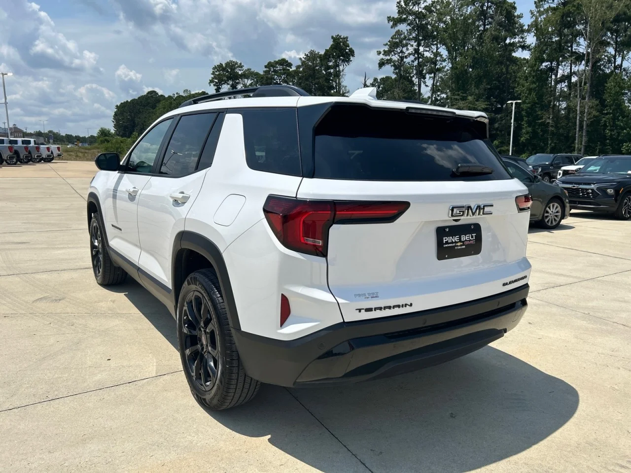 New 2026 Summit White GMC Elevation image 4
