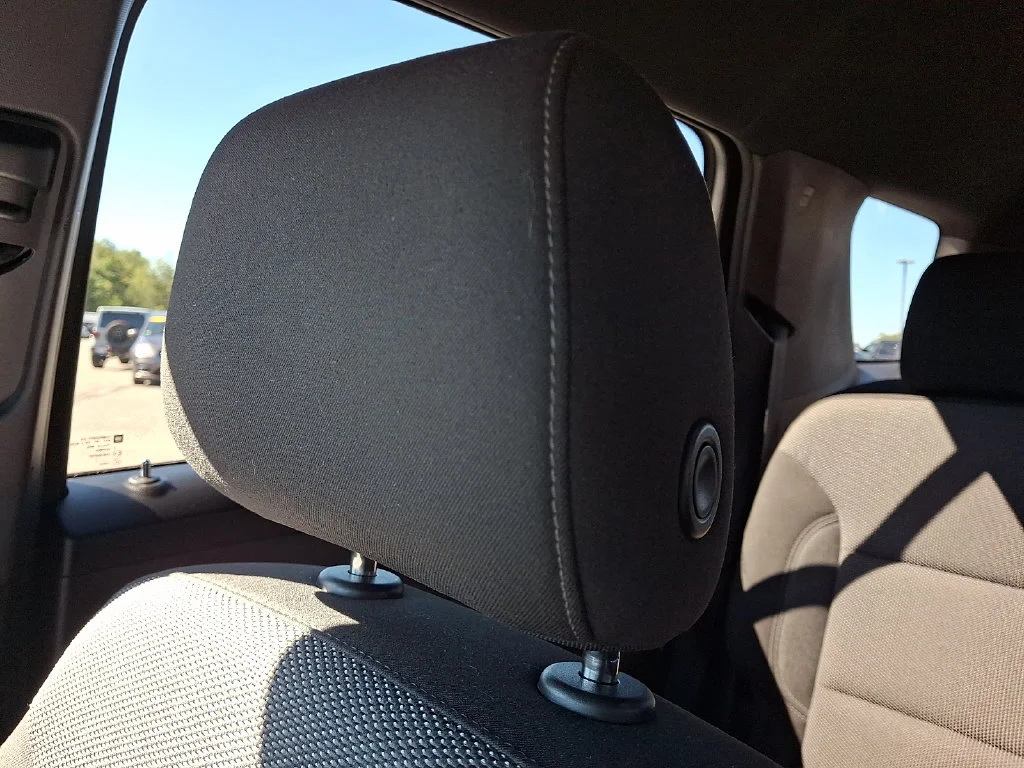 Used 2022 Silver Chevrolet LT image 18