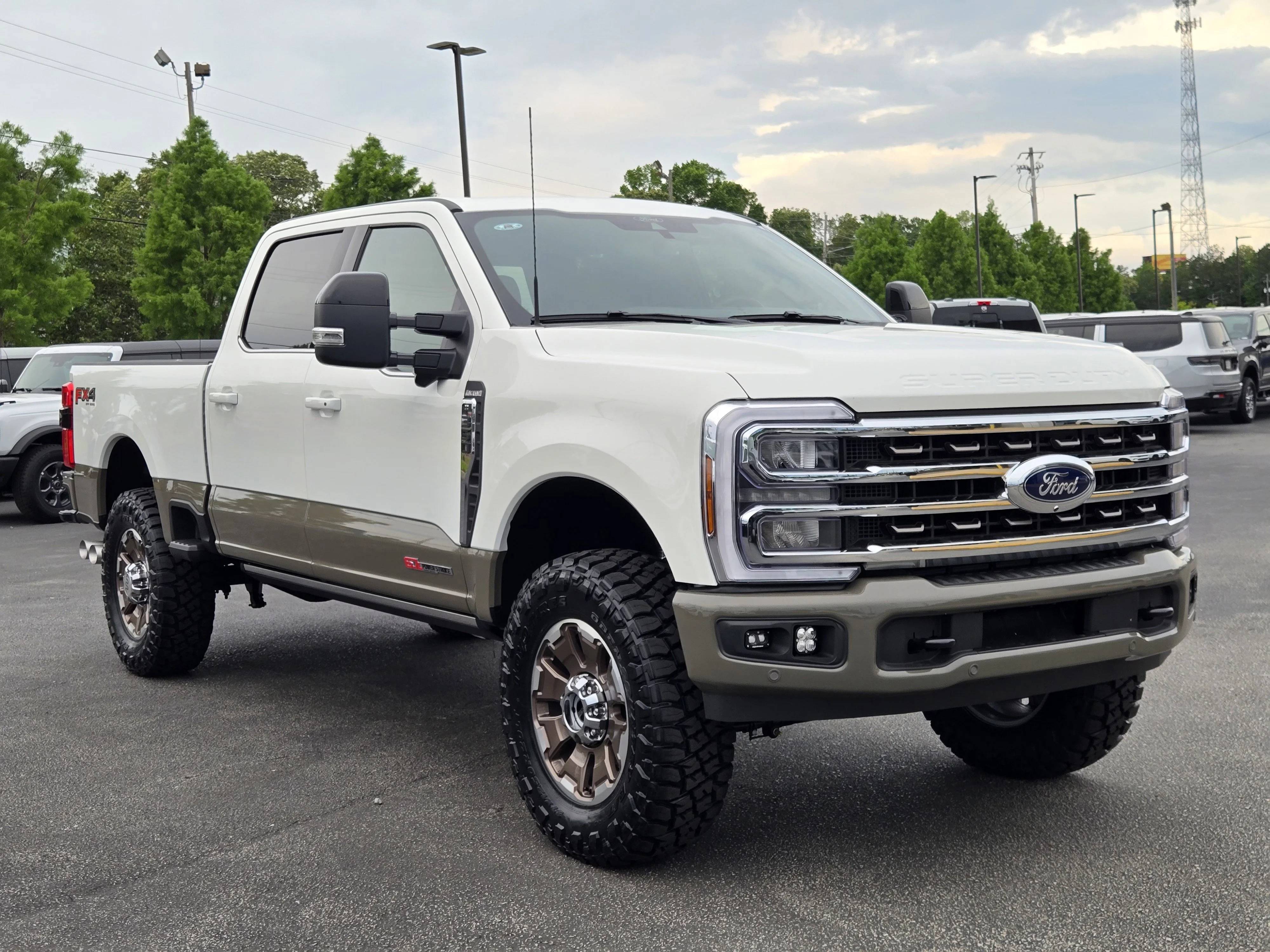 New 2026 STAR WHITE Ford King Ranch image 4