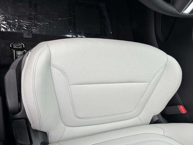 New 2027 Green Hyundai SE FWD image 9