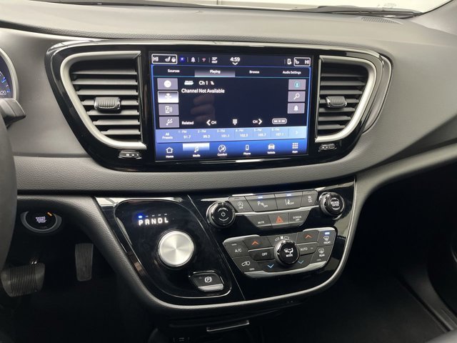 2025 Chrysler Pacifica Select - Photo 16