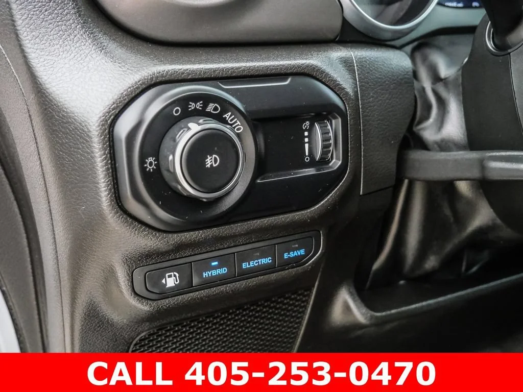 Used 2023 Silver Jeep Rubicon 4x4 image 38