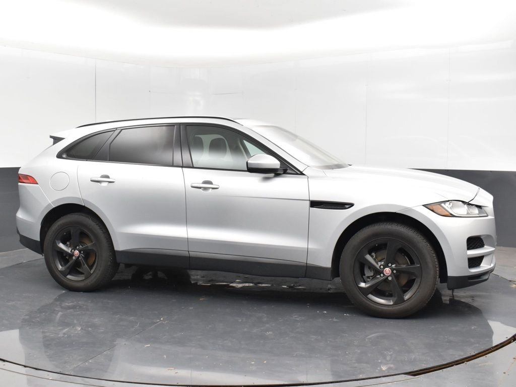 Used 2019 Silver Jaguar 25t Premium image 9
