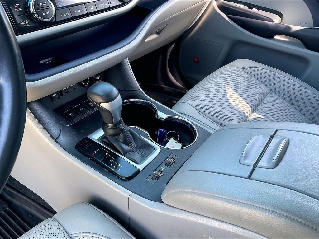 Used 2019 Predawn Gray Mica Toyota Limited Platinum image 20
