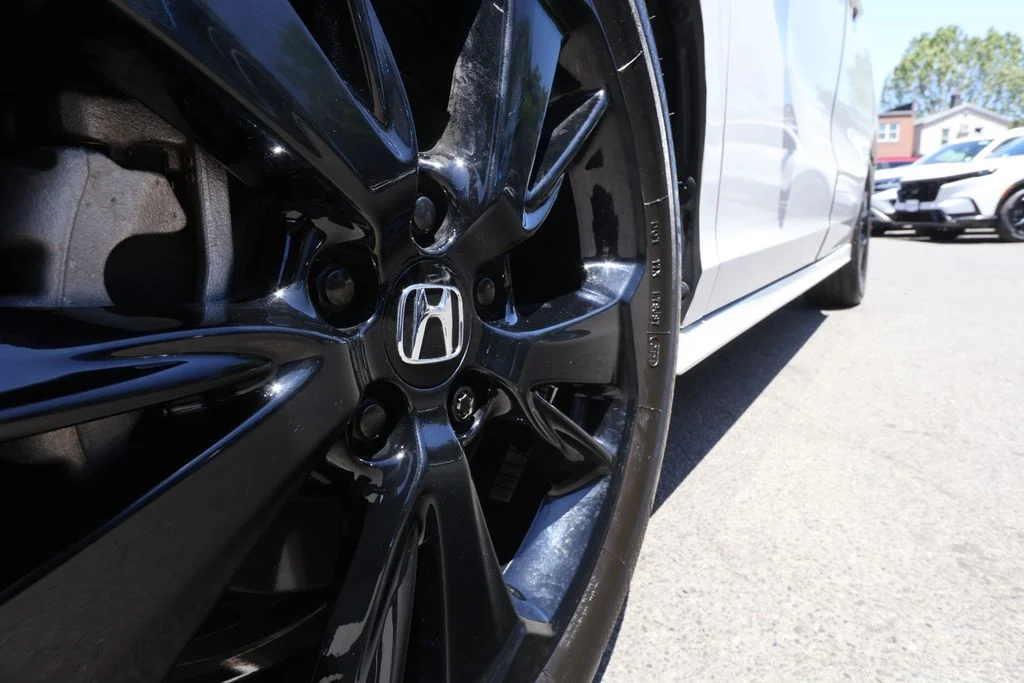 Certified Used 2024 Platinum White Pearl Honda Sport image 7