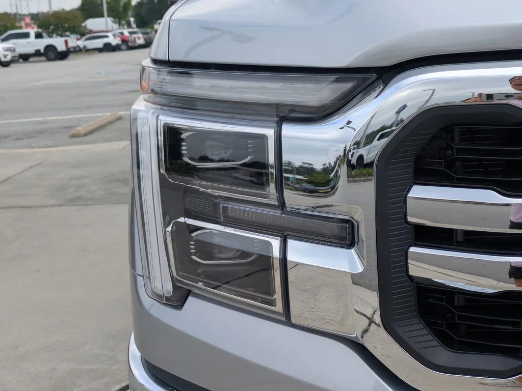 New 2026 Iconic Silver Metallic Ford Lariat image 9