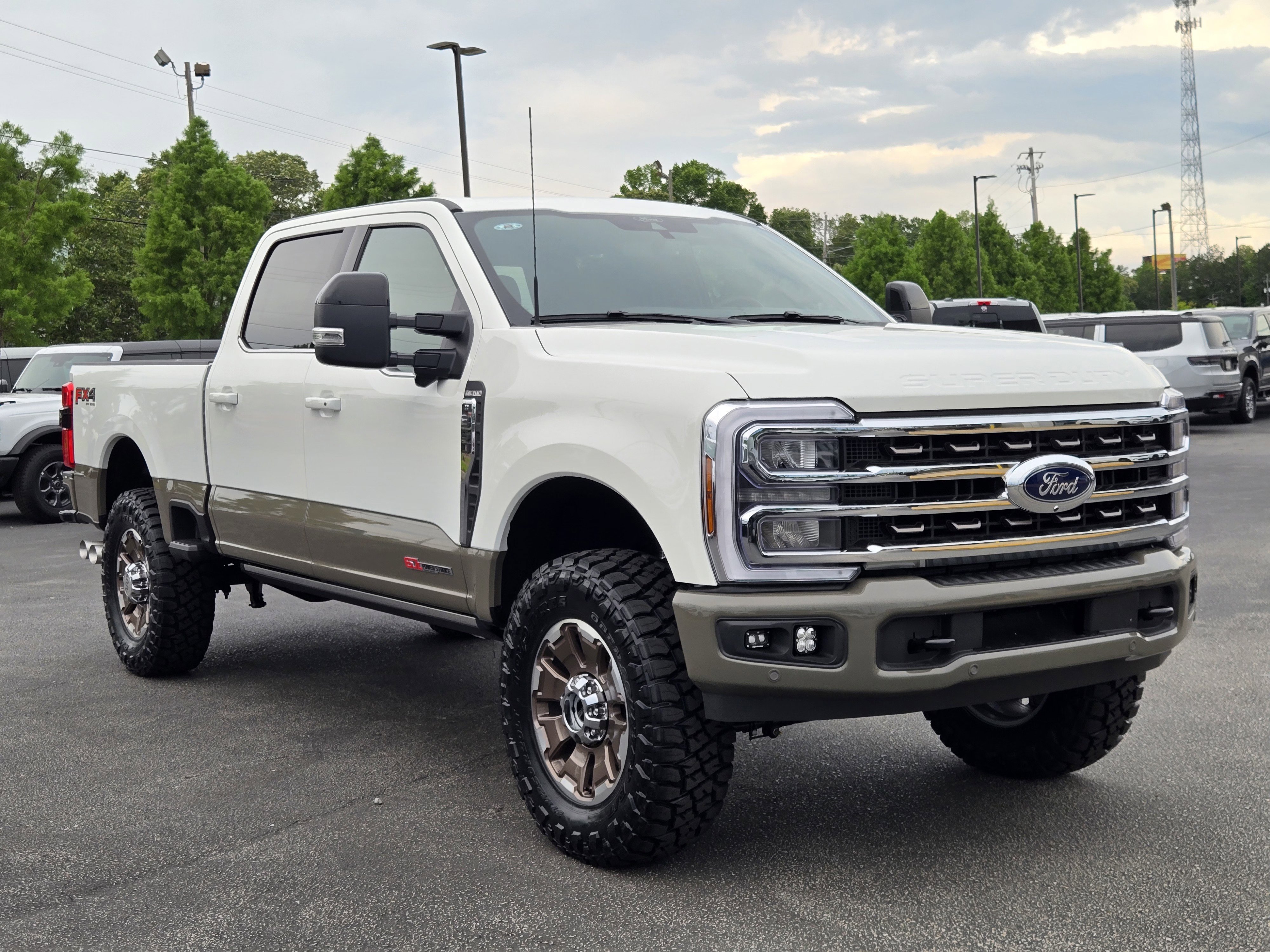 New 2026 STAR WHITE Ford King Ranch image 4