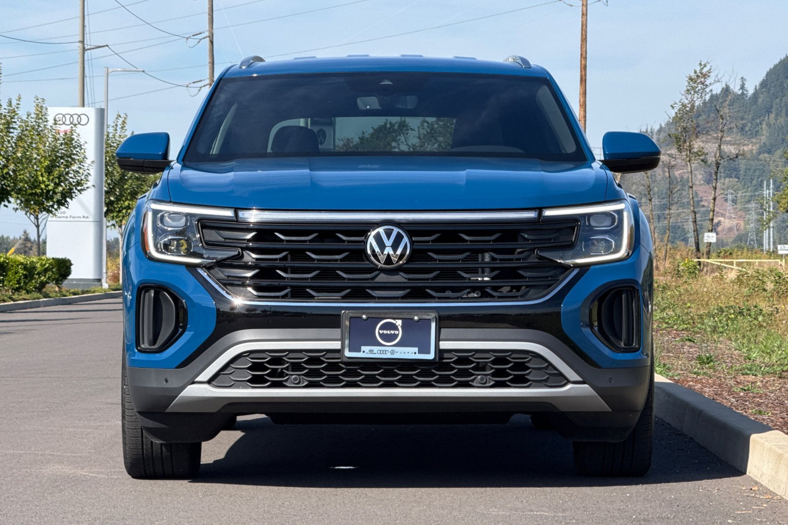 Used 2026  Volkswagen SE w/Technology image 8