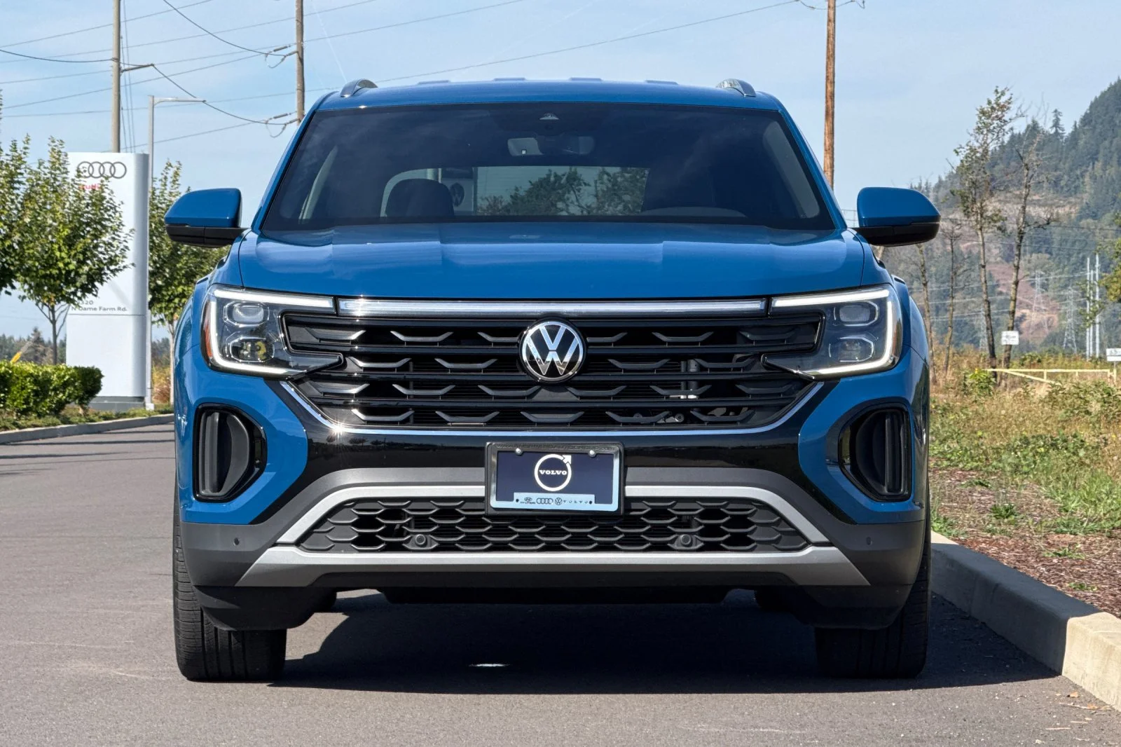 Used 2026  Volkswagen SE w/Technology image 8