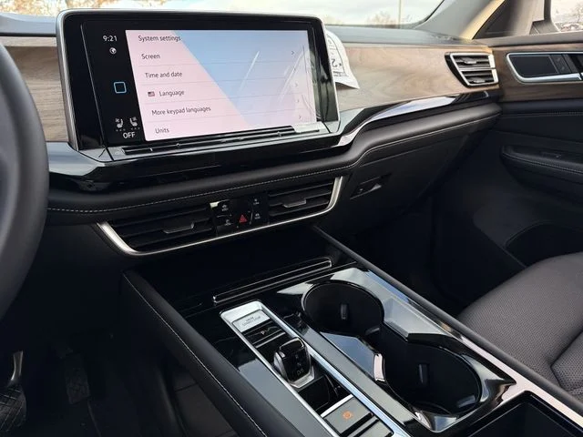 New 2026 White Volkswagen 2.0T SE w/Technology image 12