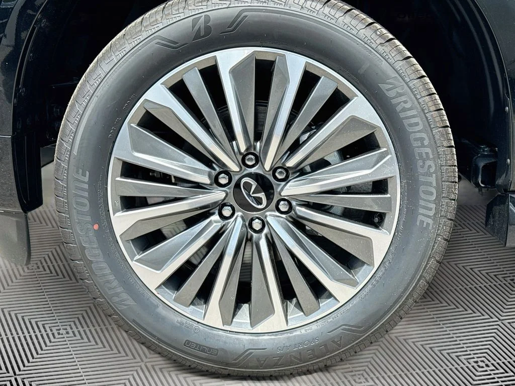 New 2027 BLACK OBSIDIAN INFINITI Luxe 2WD image 34