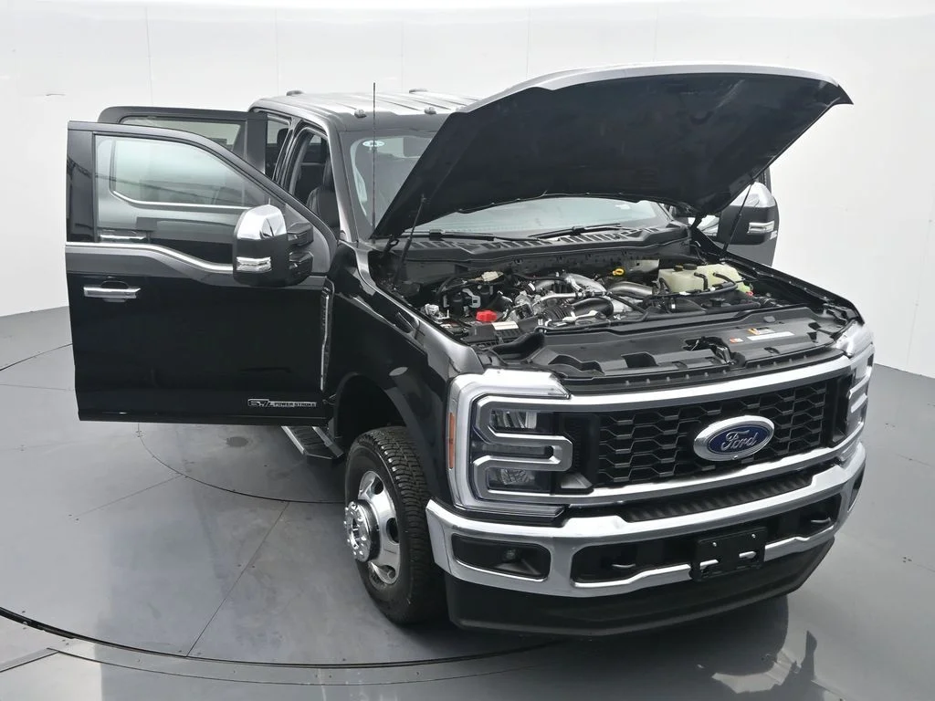 New 2026 Agate Black Metallic Ford F-350® Lariat® image 43