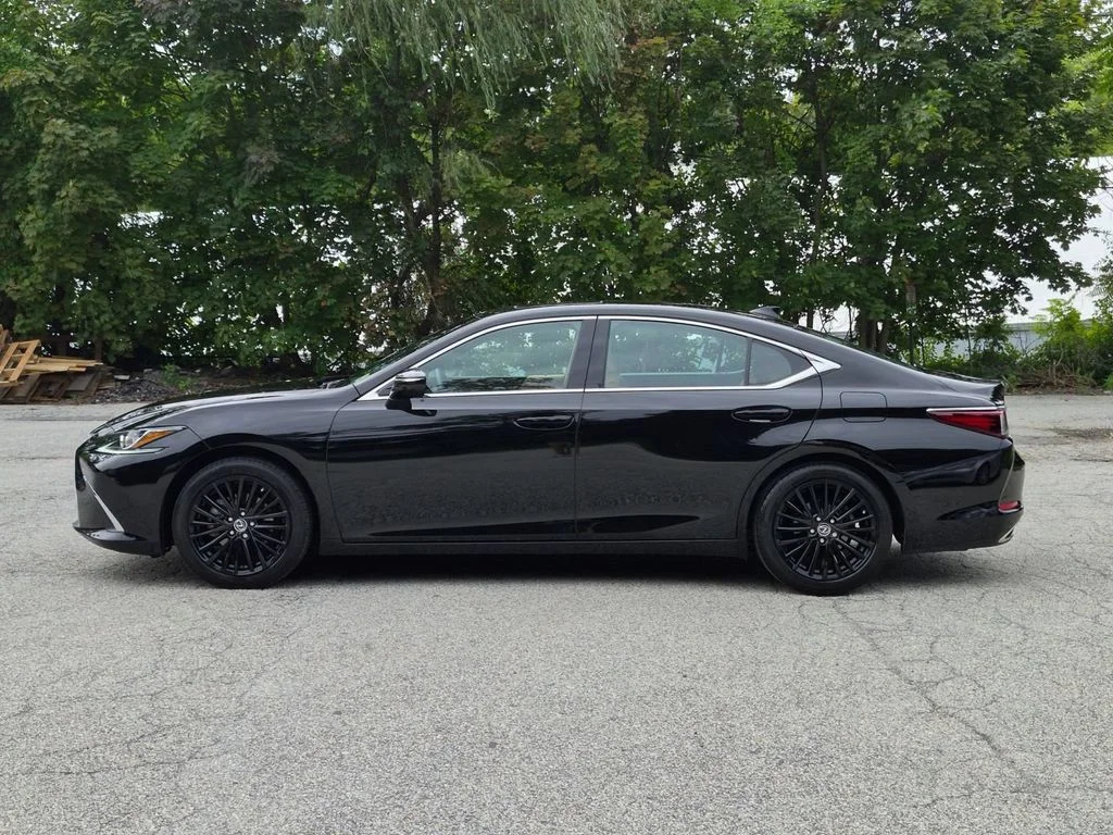 Used 2024 Black Lexus 350 image 8