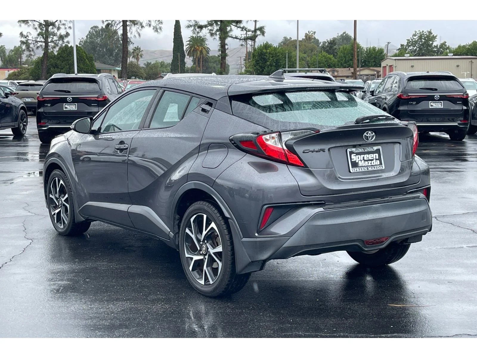Used 2018 Magnetic Gray Metallic Toyota XLE Premium image 4