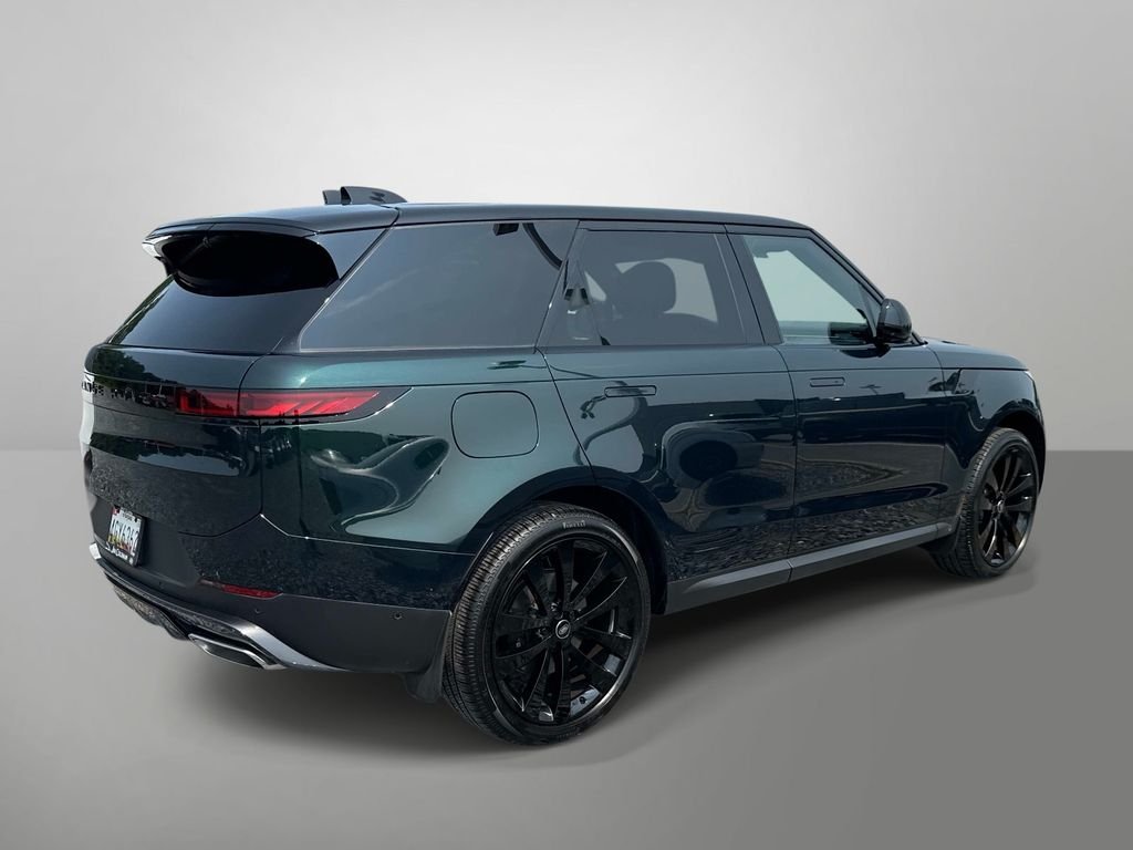 Used 2025 Green Land Rover SE image 4