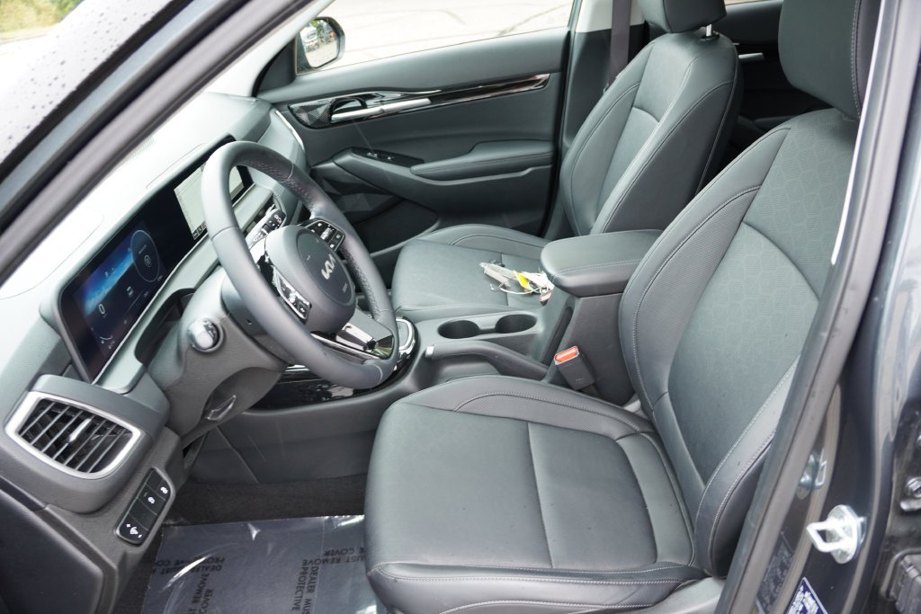 Used 2024 Gravity Gray Kia EX image 15