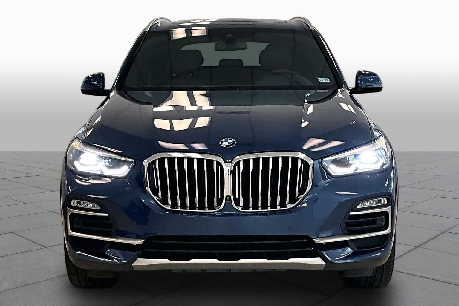 Used 2019 Phytonic Blue Metallic BMW xDrive40i image 3