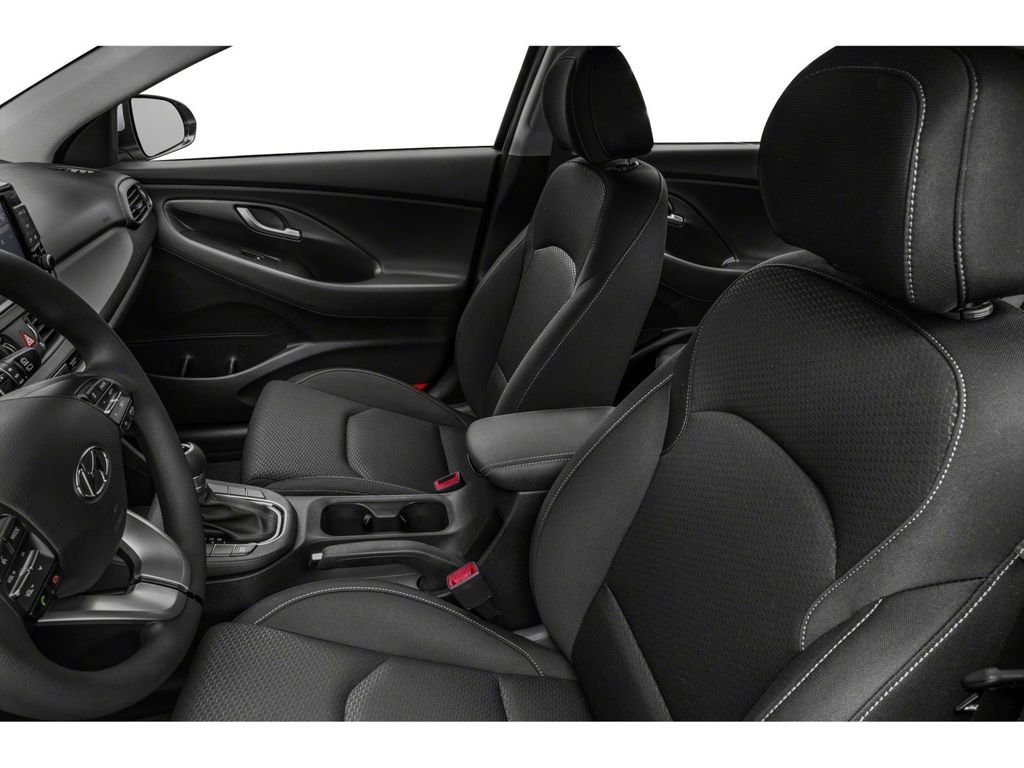 Used 2018 White Hyundai Base image 6