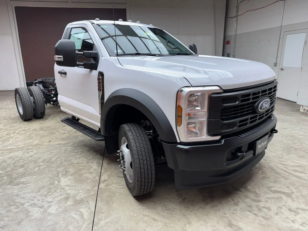 New 2026 Oxford White Ford F-450® XL image 7