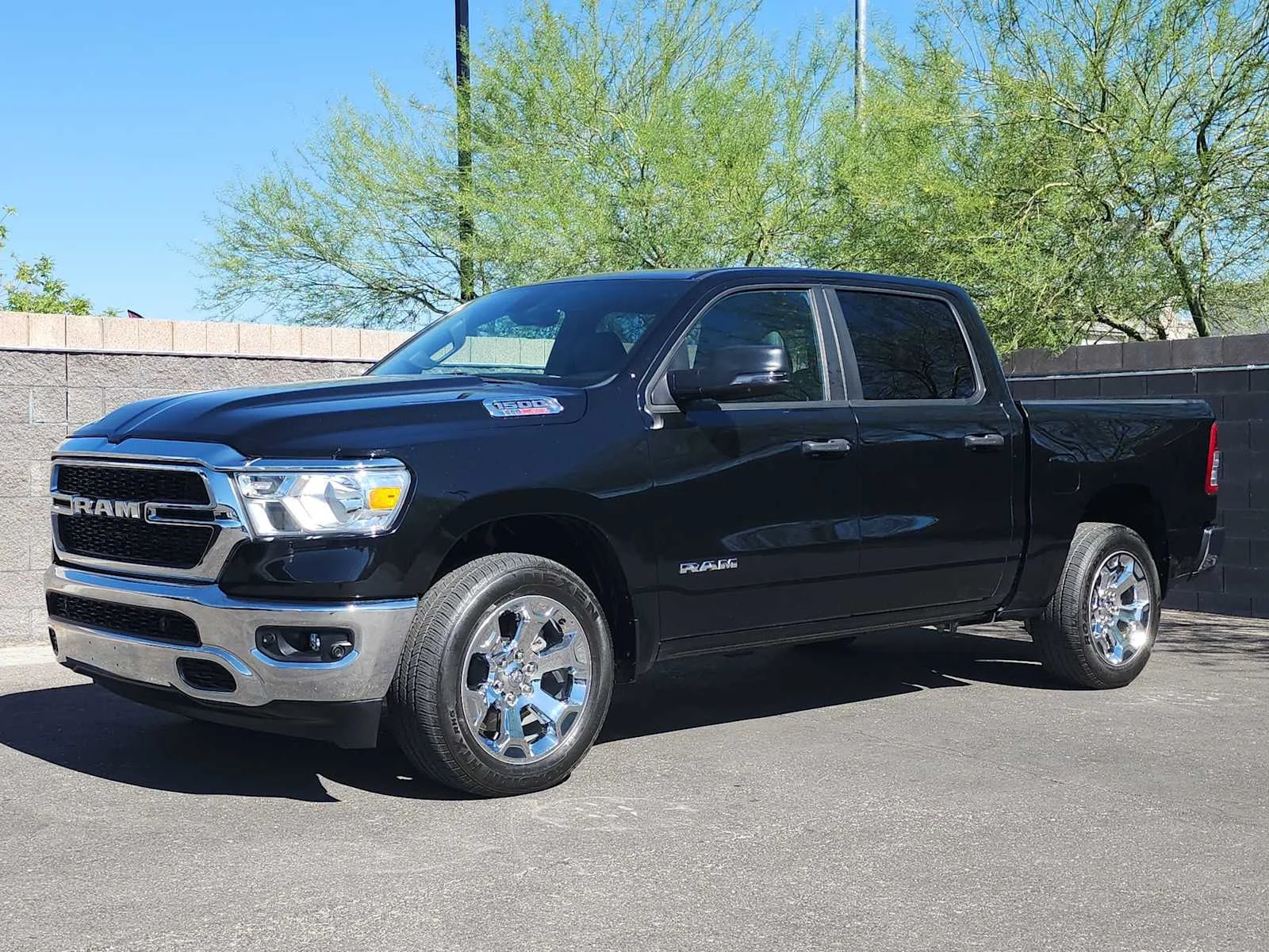 Used 2023 Diamond Black Crystal Pearlcoat Ram Big Horn image 4
