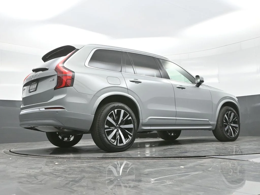 New 2026 Vapour Grey Volvo Core image 36