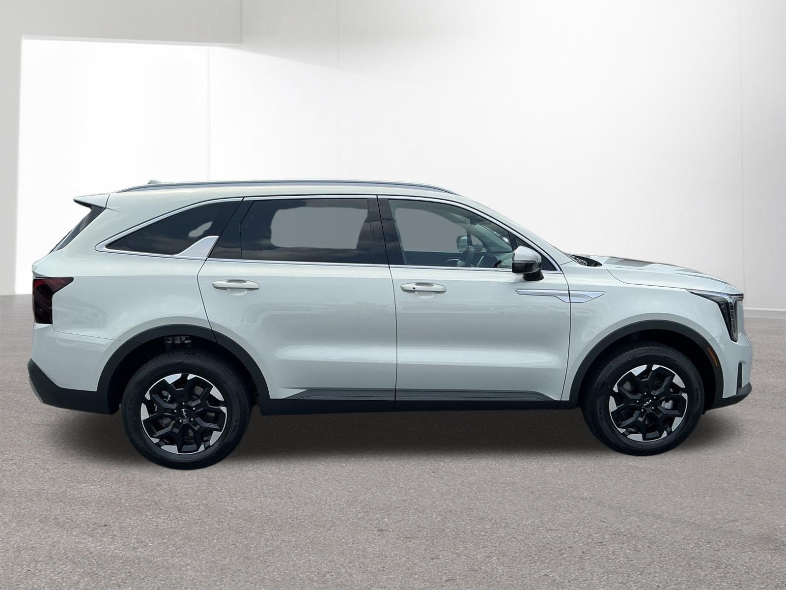 New 2026 Ivory Silver Kia S image 2
