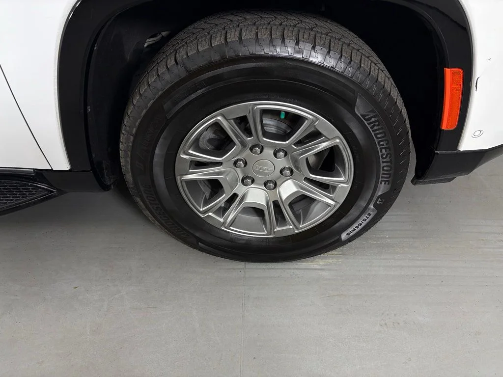 Used 2023 White Jeep Base image 10