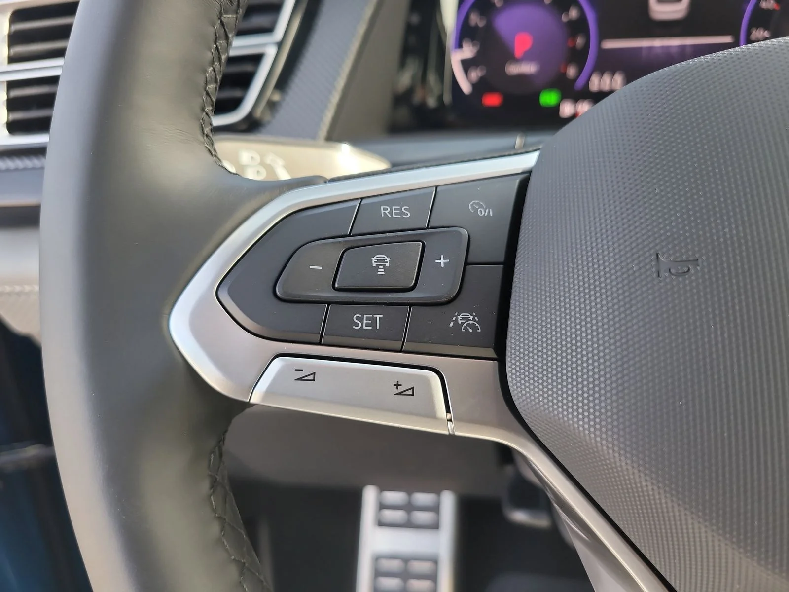 2026 Volkswagen Atlas Cross Sport SEL R-LINE - Photo 29