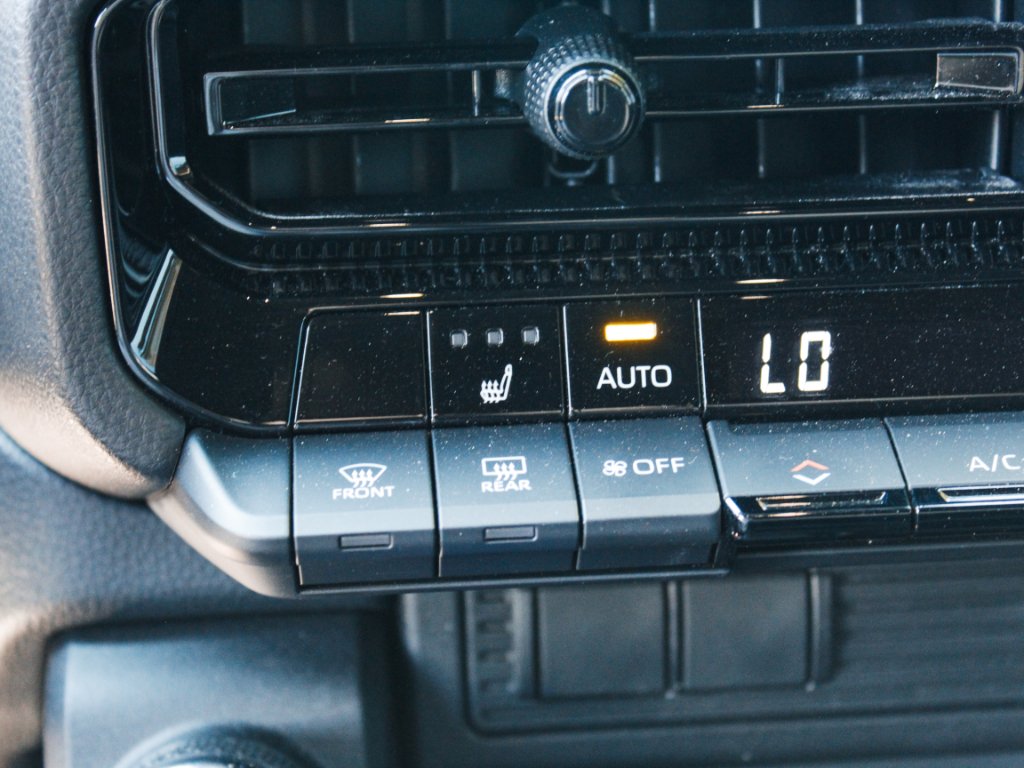 Used 2025  Toyota  image 17