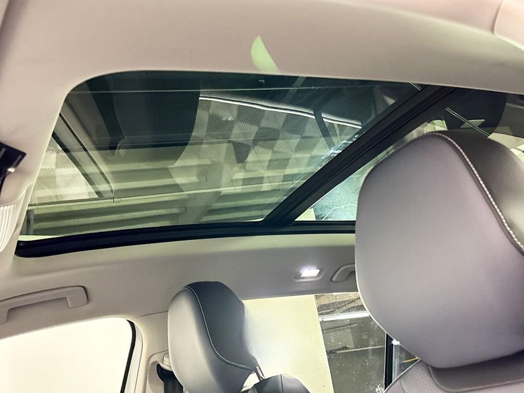 New 2026 Opal White Pearl Volkswagen SE image 18