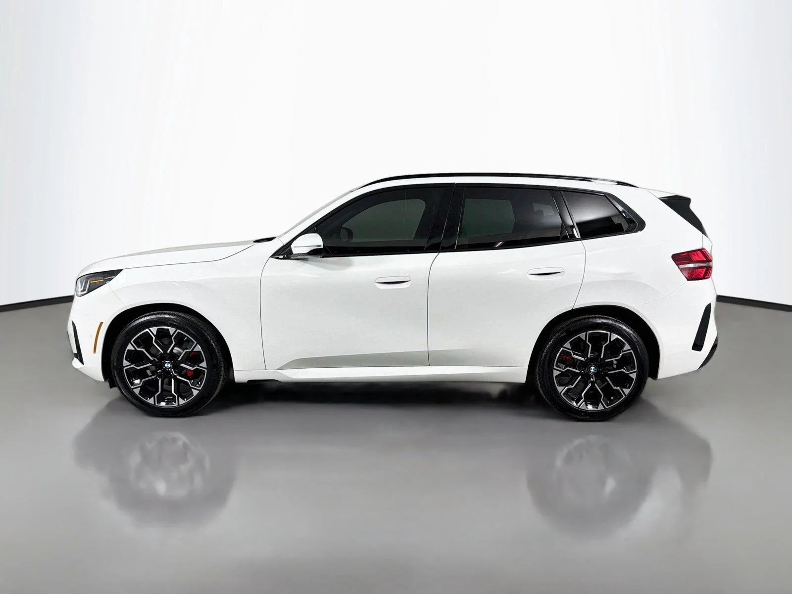 New 2026 Alpine White BMW 30 xDrive image 8