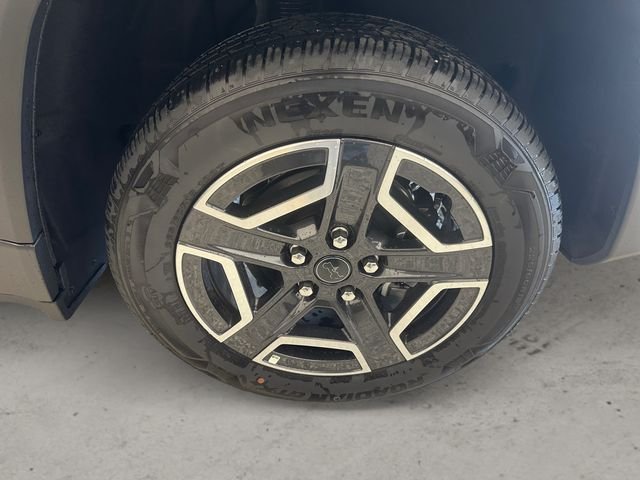 New 2026 Sting-Gray Clear-Coat Exterior Paint Jeep Laredo image 14
