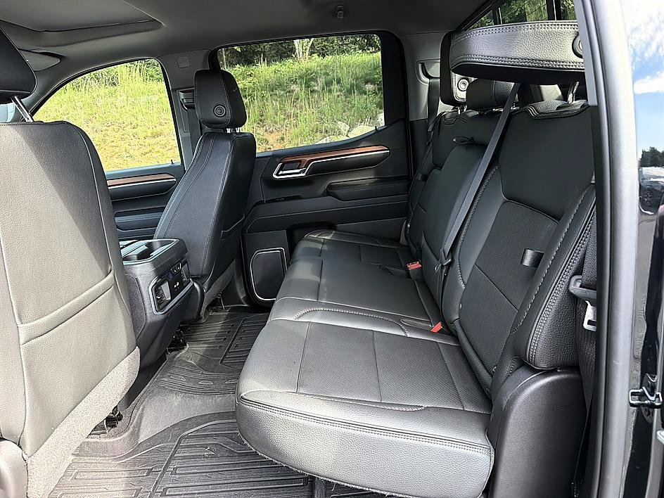 Used 2023 Onyx Black GMC Denali image 12