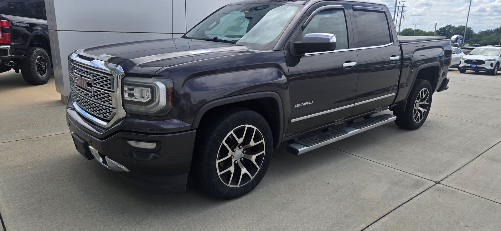 2016 GMC Sierra 4WD Crew Cab Short Box's photo