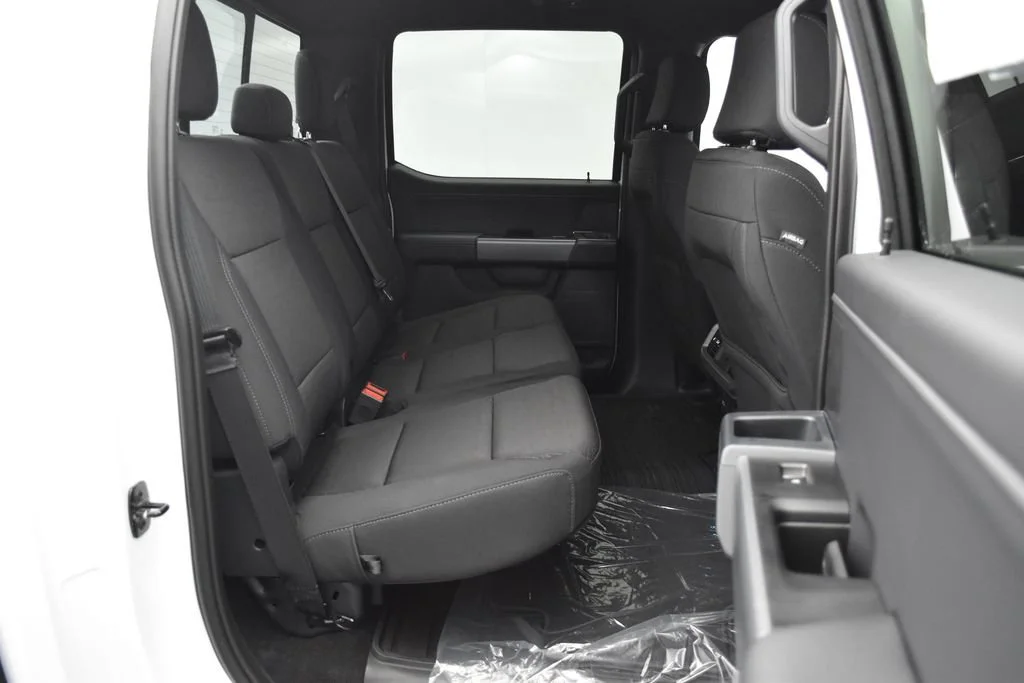 New 2026 Oxford White Ford XLT image 30