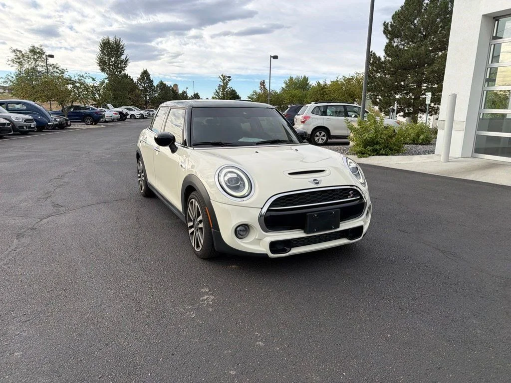 Used 2021 Pepper White MINI Cooper S image 7