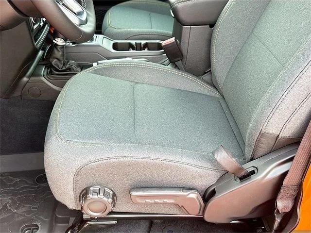 2025 Jeep Wrangler 4-Door Sahara - Photo 13