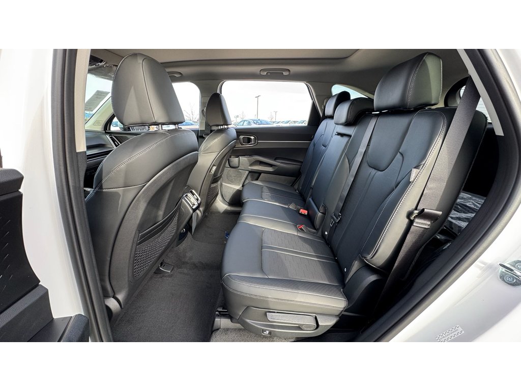 New 2026 Glacial White Pearl Kia S image 25
