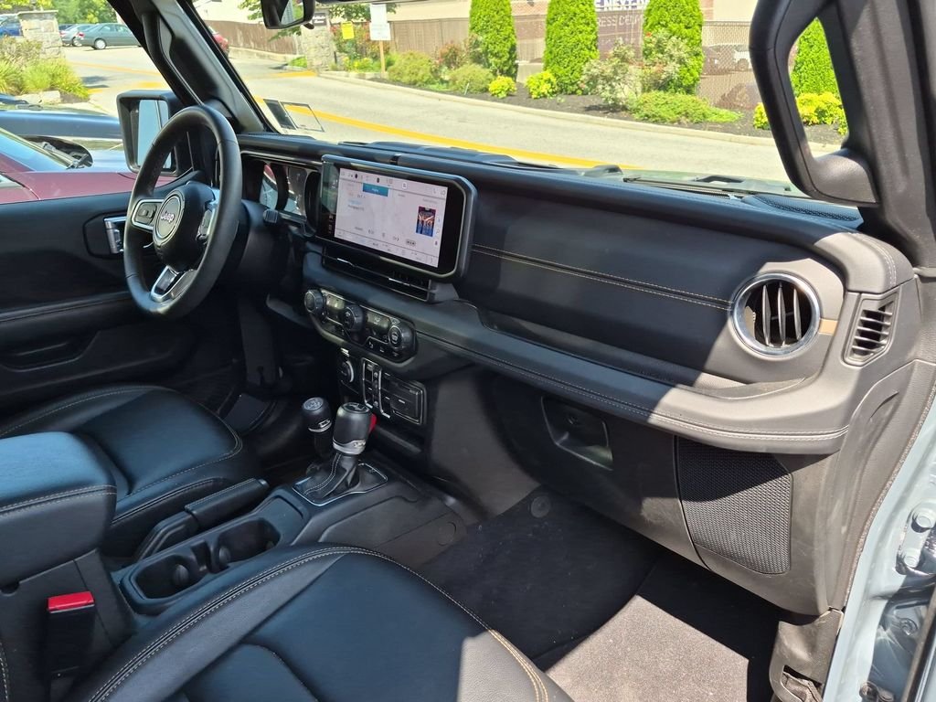 Used 2024 Gray Jeep Sahara 4xe image 18