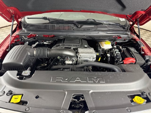 New 2027 Molten Red Pearl-Coat Exterior Paint RAM Big Horn/Lone Star image 28