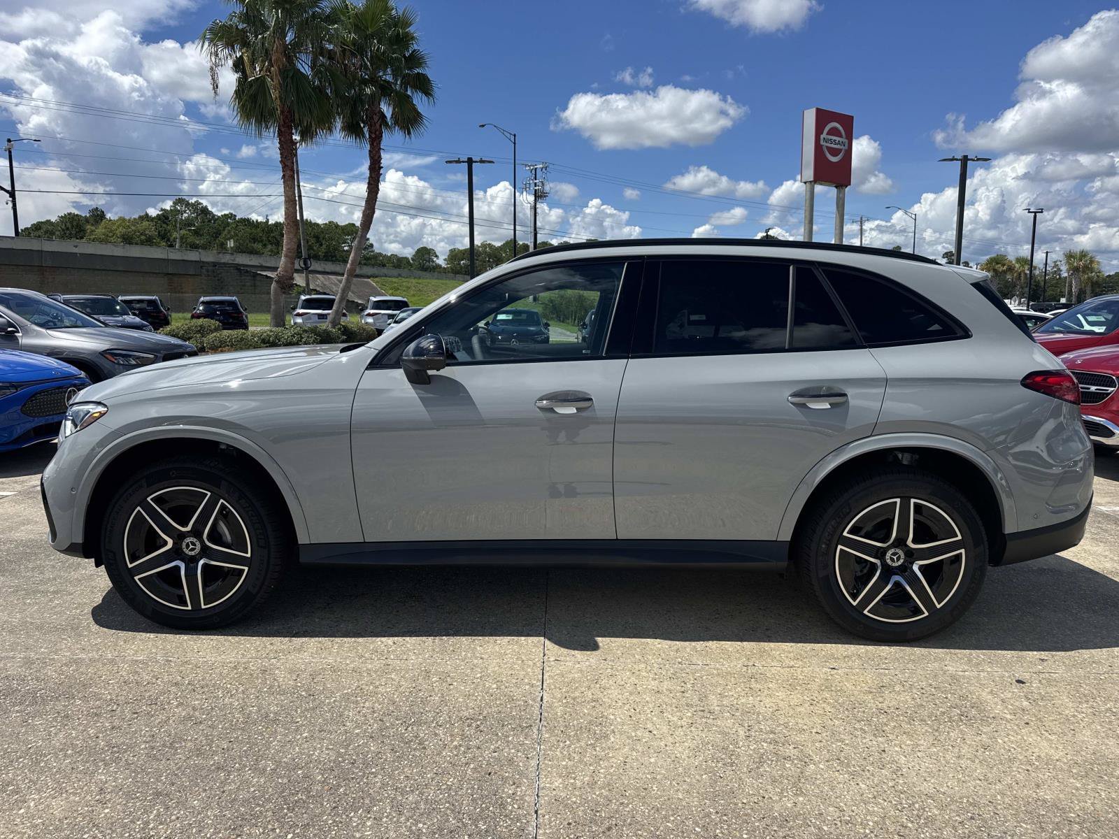 New 2027 Gray Mercedes-Benz GLC 300 image 7