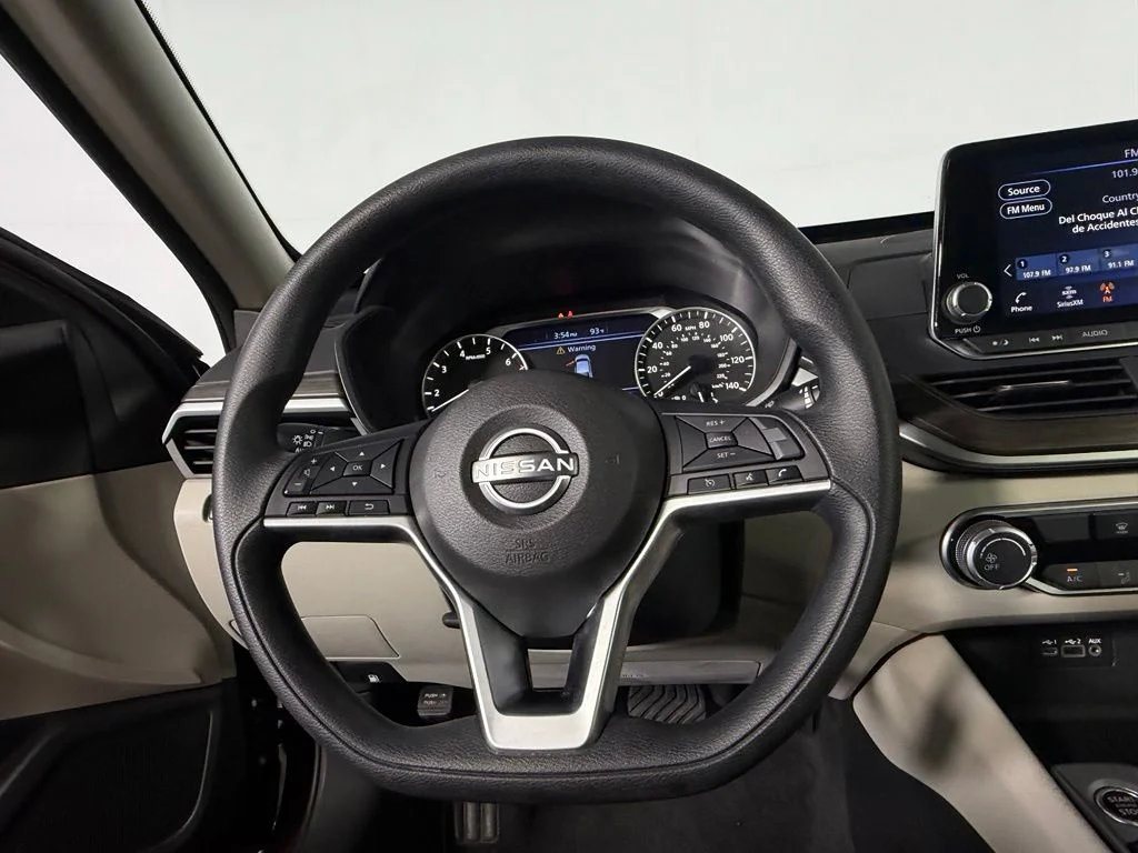 Certified Used 2025  Nissan 2.5 SV image 16