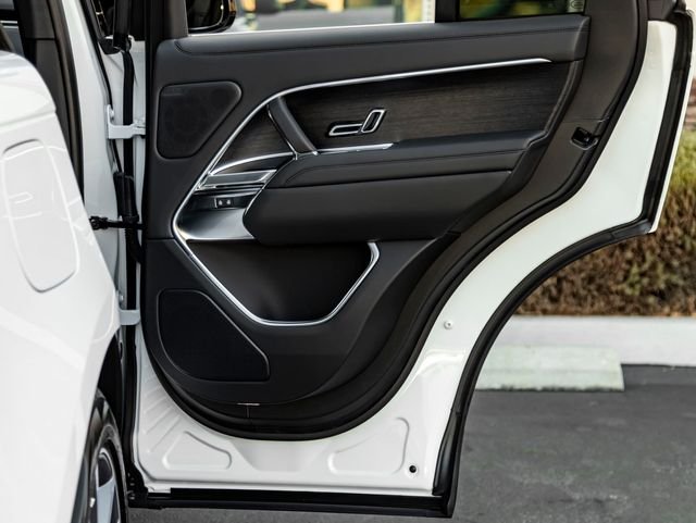 New 2026 Fuji White Land Rover SE image 31
