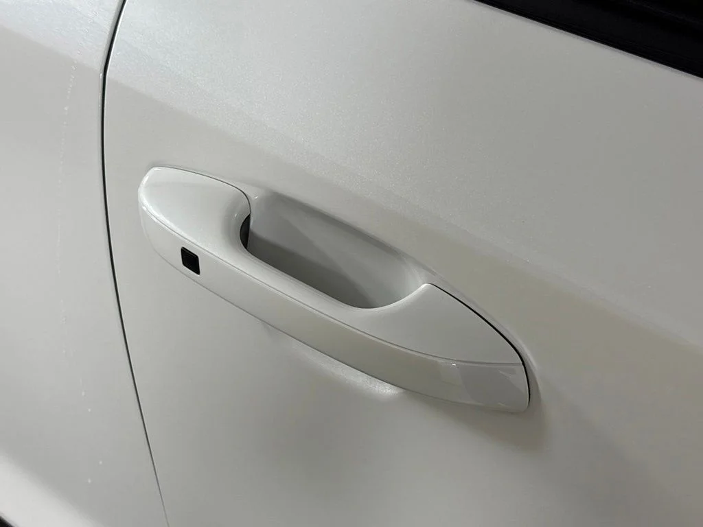 New 2026 Snow White Pearl Kia EX image 12