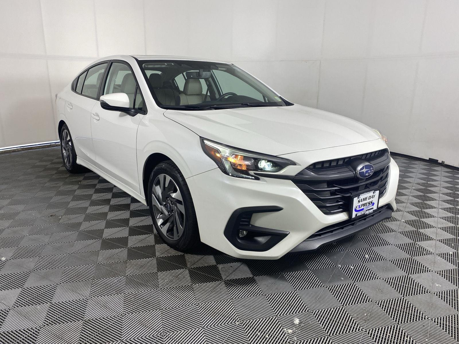 Used 2024 Crystal White Pearl Subaru Limited image 10
