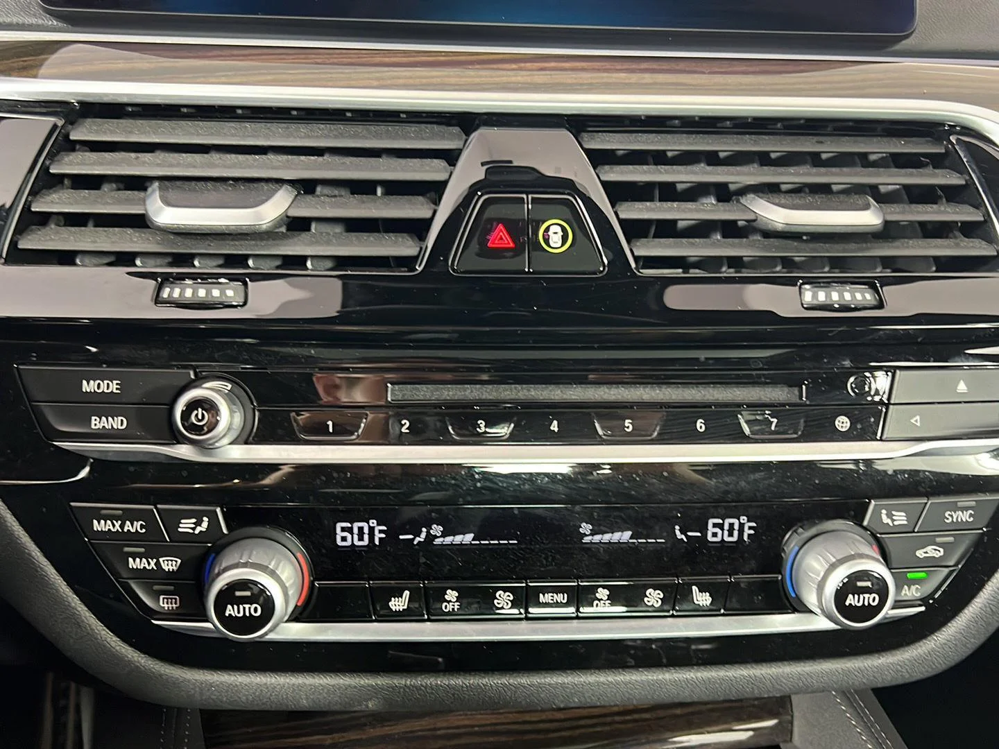 Used 2019 Black Sapphire Metallic BMW 540i xDrive image 21