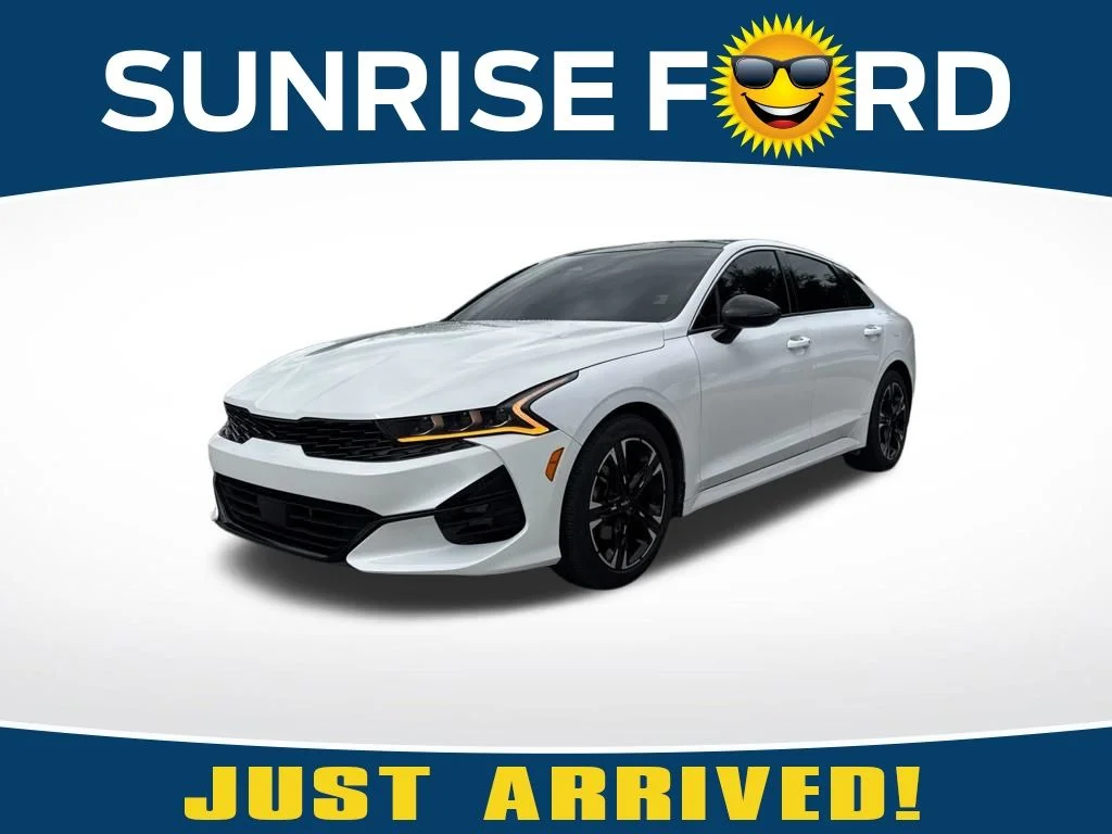 Used 2024 Glacial White Pearl Kia GT-Line image 1